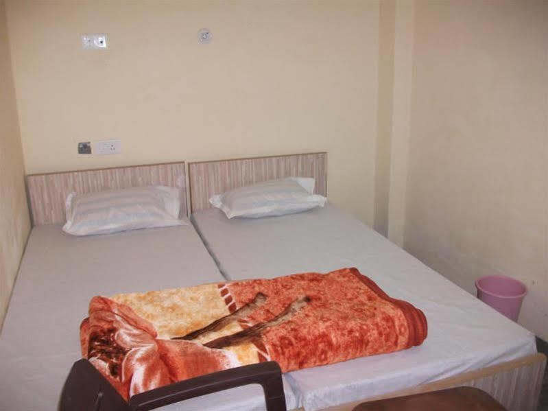 Holy City Inn Варанасі Екстер'єр фото